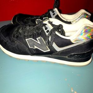 NEW BALANCE SHOES